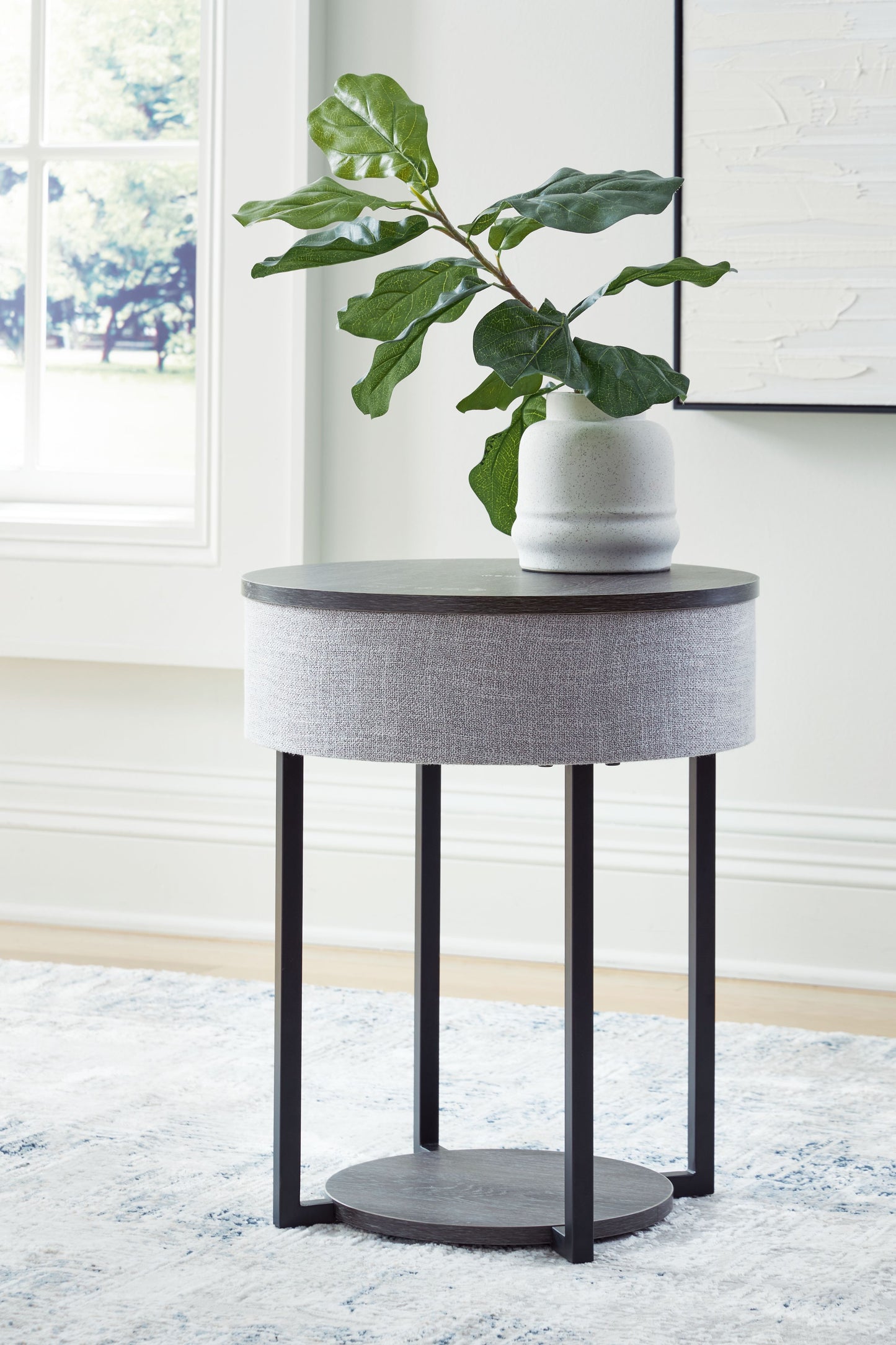 Sethlen - Accent Table - Gray / Black